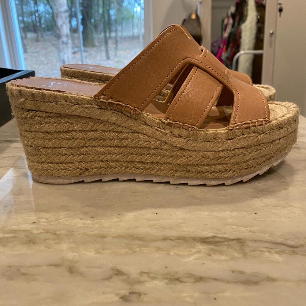 Marc fisher tan wedge